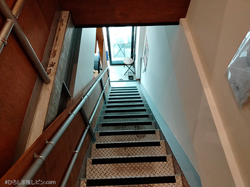 ビーフ青ひげ　2階へつづく階段